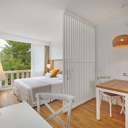 Hotel Apartamentos Cala Santanyi Bagian luar foto