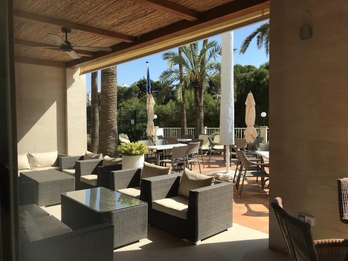 Hotel Apartamentos Cala Santanyi Bagian luar foto