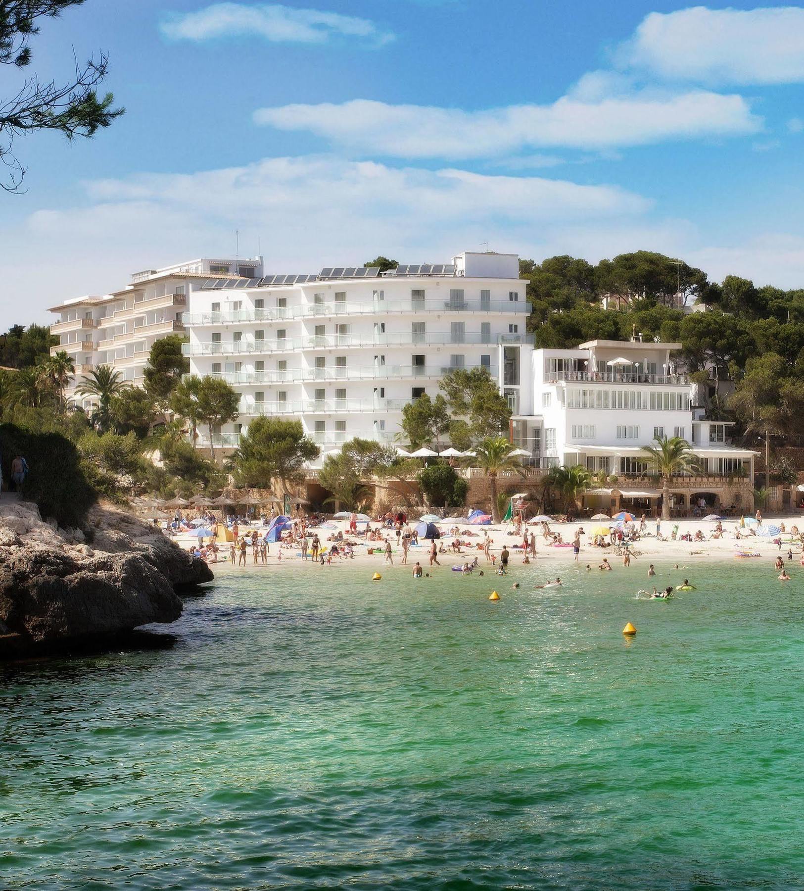 Hotel Apartamentos Cala Santanyi Bagian luar foto