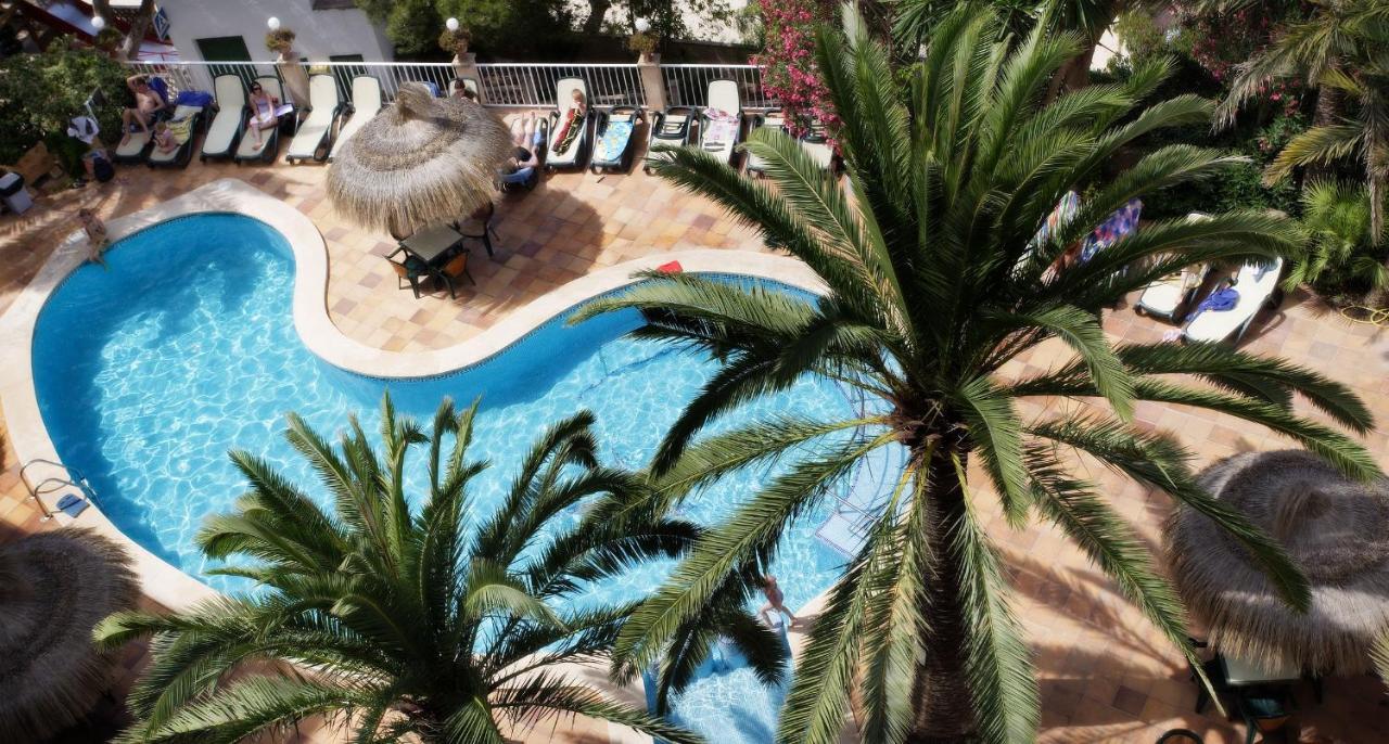 Hotel Apartamentos Cala Santanyi Bagian luar foto
