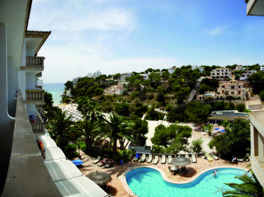 Hotel Apartamentos Cala Santanyi Bagian luar foto